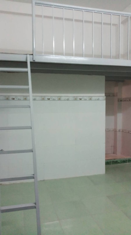 Phòng trọ thoáng mát mới xây có gác lửng ngay tòa nhà Etown