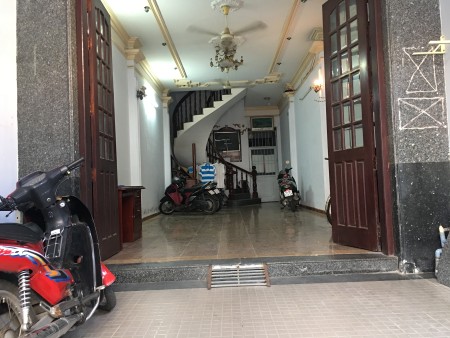 Chính chủ cho thuê phòng rộng 40m2, 2 phòng ngủ-sạch đẹp
