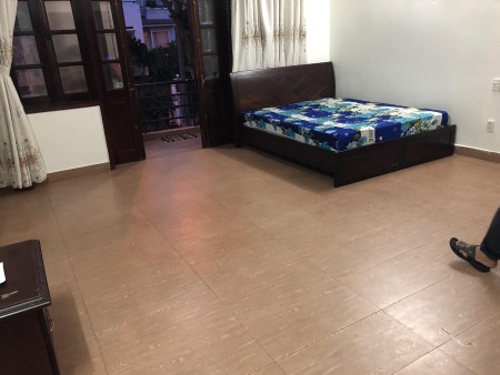 Căn Hộ mini 40m2 Có Ban công, đủ nội thất, rất rộng và đẹp, Khu biệt thự an ninh