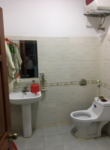Còn 1 phòng cho thuê Tầng 4 30m2 khép kín có ban công