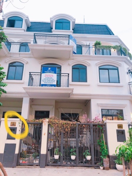 Cho thuê mặt tiền nhà phố 1 trệt 3 lầu, DT: 101m2, Giá: 20 tr/tháng tại KĐT LakeView City, Quận 2