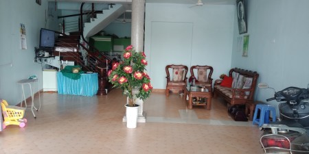 Cho thuê nhà mặt tiền và nguyên căn
