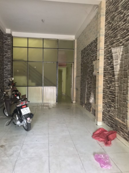 Chính chủ cho thuê mặt bằng kinh doanh mặt tiền 570 Phạm Văn Chí, P.8, Q.6