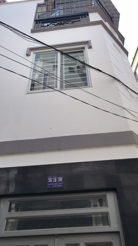 Cho thuê nhà nhỏ mới đẹp 2 lầu có máy lạnh tại hẻm 50 Nguyễn Đình Chiểu, Phú Nhuận. Giá 6tr/th