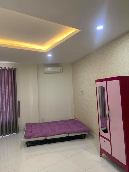 Phòng đầy đủ tiện nghi full nội thất, Wc riêng, có ban công, giờ giấc tự do, gần chợ, trạm xe buýt