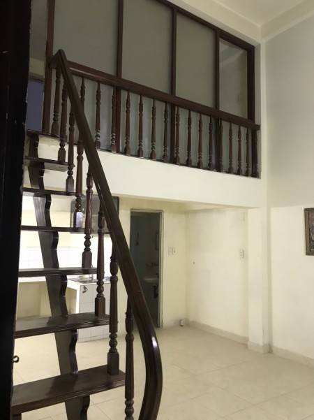 Phòng có gác và máy lạnh hẻm xe hơi số 127/18 Hoàng Hoa Thám, P.13, Q.Tân Bình. Giá 3.5tr/th