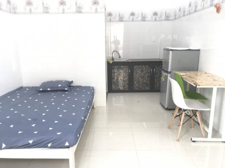 Phòng trọ mới đẹp đầy đủ nội thất, có thang máy, ban công