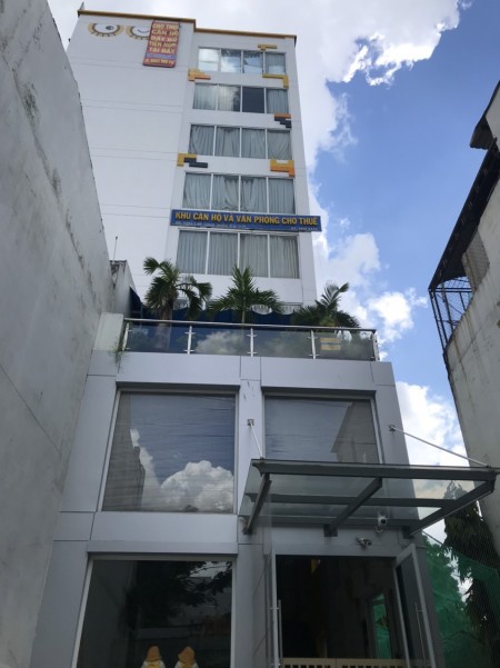 Cho thuê căn hộ đầy đủ nội thất cao cấp nhà mặt tiền 246A Lạc Long Quân, P.10, Q.11. Giá 5tr/th