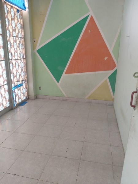 Cho thuê phòng trọ mặt tiền đường Lãnh Binh Thăng quận 11. Giá thuê 1,5 triệu/tháng