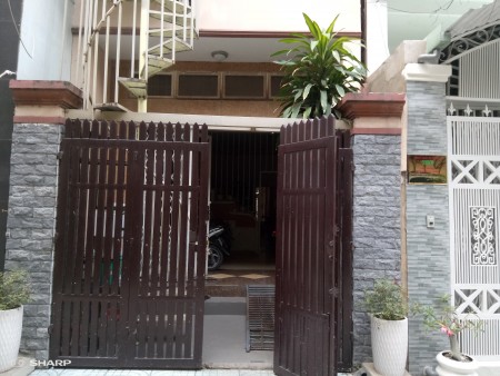 Phòng lớn ,sát Pearl Plaza Bình Thạnh, ĐH Hutech, Ngoại thương, GTVT