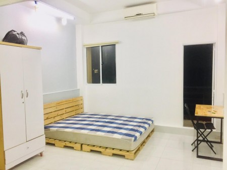 Phòng 35 m2 Cửa Sổ & Ban Công Cực Thoáng - tại Nguyễn Thượng Hiền Phú Nhuận