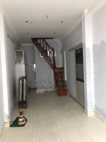 Cần cho thuê nhà nguyên căn 2 lầu Q4