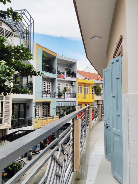 Phòng trọ mới xây có gác cao, giá lại rẻ, views lại còn đẹp nữa
