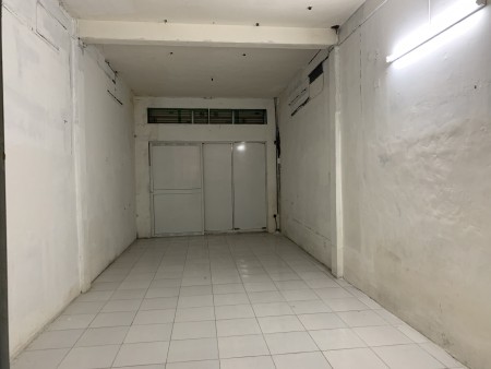 Cho thuê văn phòng Tầng 1 nhà mặt tiền 714 CMT8 P5 Q Tân Bình giá 5tr/th