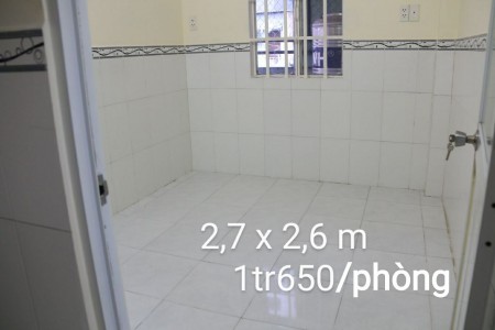 Phòng trọ đơn và ở ghép dành cho nữ đường Lâm Văn Bền, Quận 7