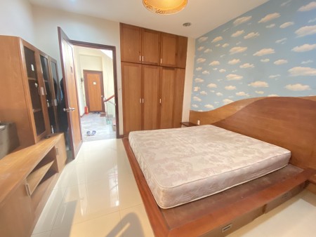 Cho thuê phòng ngay trung tâm Quận 1, mặt tiền Huỳnh Khương Ninh-Ngay công viên Lê Văn Tám, 25m2