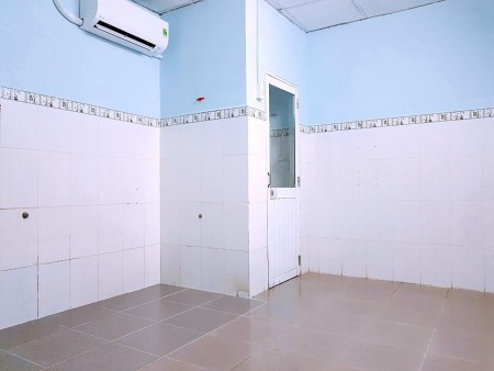 Cho thuê Phòng trọ giá rẻ. Phòng có máy lạnh..