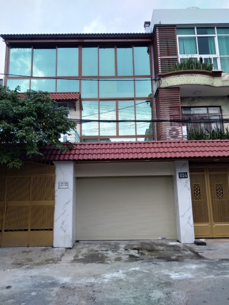 Cho thuê nguyên căn diện tích(4m dài 17m) 1 trệt 2 lầu, 4 phòng lớn, 4 wc, có máy lạnh riêng từng phòng.
