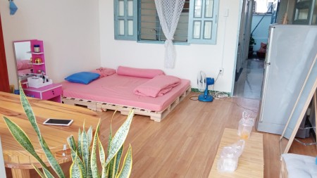 Tìm 1 nữ văn phòng ở ghép trong nhà nguyên căn