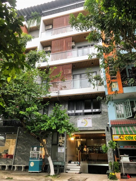 Annhien building >> Deluxe Room: có gác, ban công, máy lạnh, Gía 5tr/ tháng