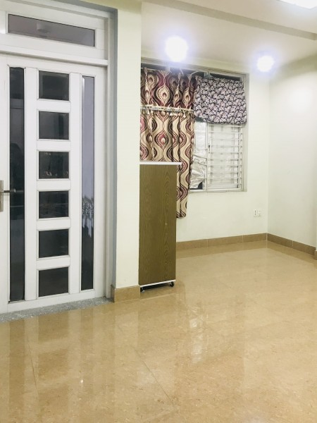 Phòng trọ 30m2 BAN CÔNG WC RIÊNG gần Emart quận Bình Thạnh
