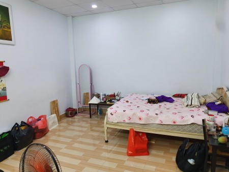 Phòng trọ nội thất đầy đủ có máy lạnh, rộng 25m2