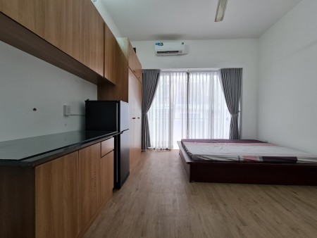 Ban công ,30m2 ,full nội thất ,Đakao quận 1