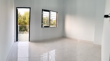 Cho thuê phòng trọ trong nhà nguyên căn có ban công view đẹp rộng khoảng 18m2 giá thuê 3tr5/tháng