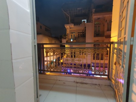 Phòng trọ Cộng hòa Gía rẻ -Thang Máy - Hầm xe rộng điện 3k-nước 5k