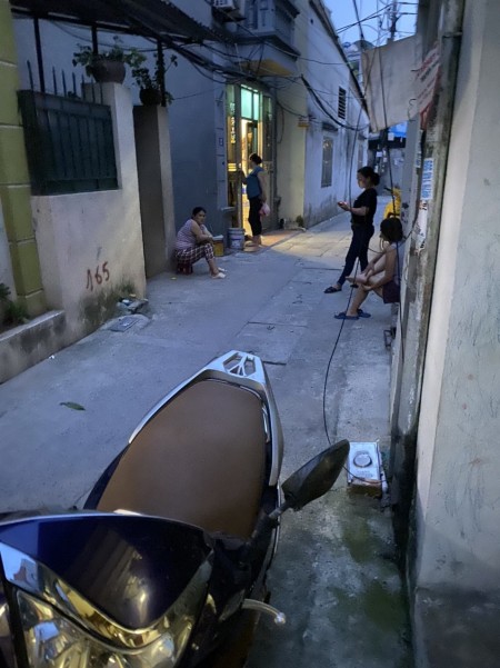 Cho thuê nhà cấp 4 1 tầng, cách cầu tó 500m ngõ 36 Tả Thanh Oai, diện tích 40.25m2, còn mới, lh 0979352887