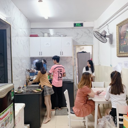 Phòng trọ ở ghép giá rẻ tại trung tâm Quận 10, chỉ cần xách vali vào ở