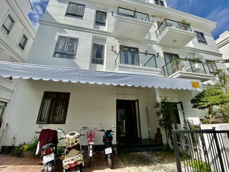 Đi đến slide 1