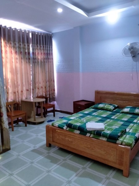 Phòng khách sạn 25m2 đầy đủ tiện nghi bao điện nước phí dịch vụ.