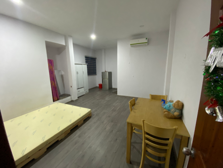 Phòng trọ 26m2 có nội thất, gần chợ bà chiểu Bình Thạnh