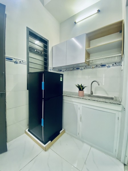 Trống phòng trên đường Đồng Xoài, Phường 13, Quận Tân Bình, Ngay chợ Hoàng Hoa Thám, Full nội thất