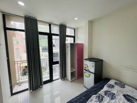 Cho thuê căn Bùi Văn Thêm,ban công đầy đủ nội thất,Phú Nhuận