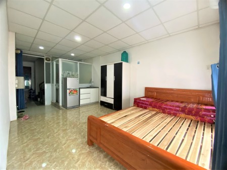 Cho thuê Phòng Cách Hutech 100m. Free xe, giờ giấc tự do