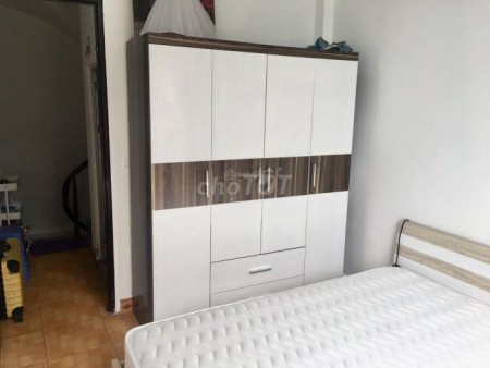 Cho thuê nhà ở lâu dài khu vực bán đảo Linh đàm (gân tòa nhà Vp6)