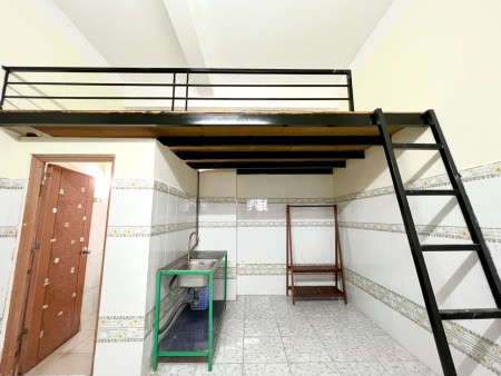 Phòng Trơ Có máy lạnh và nội thất đơn giản. Giá từ 3tr3/Tháng - 3tr8/Tháng