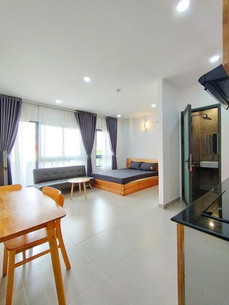 Căn hộ ngay Ngô bệ, đối diện ETOWN Cộng Hòa, full nội thất xịn giá 9tr/ có bancong rộng