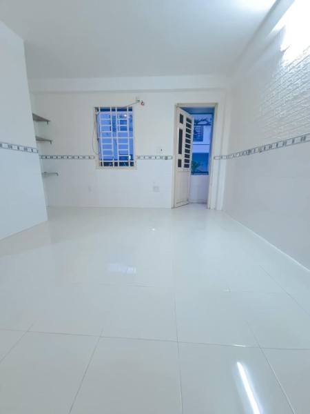 Còn trống 1 phòng giá cực rẻ tại Phan Huy Ích