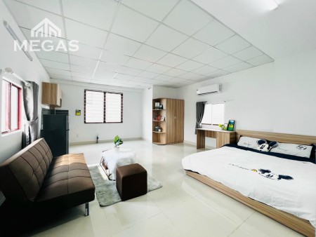 CĂN HỘ DỊCH VỤ CAO CẤP FULL NỘI THẤT RẤT GẦN ETOWN