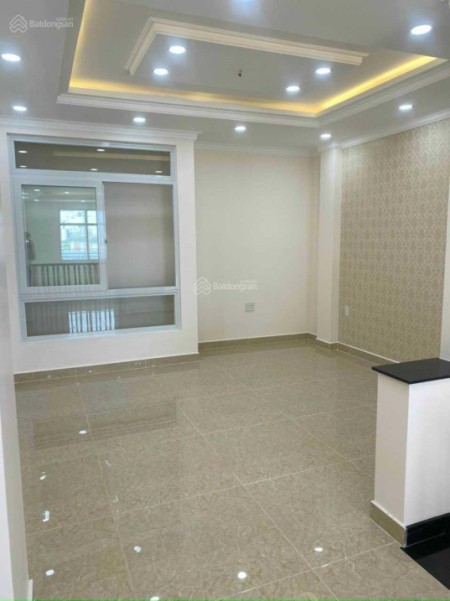 Mặt tiền Đs8, đối diện ĐH Luật - GiGamall PVĐ Bao điện nước - Full chi phí chỉ 5tr/tháng.