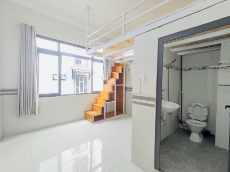 Phòng Gác Lửng Xinh Đón Nắng - MÁY LẠNH, Gần ĐH Công Nghiệp Gò Vấp