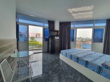Căn hộ dịch vụ full nội thất ban công cửa sổ máy giặt riêng Lê Văn Lương Q7