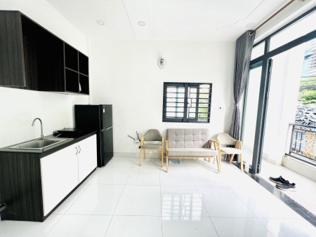 Căn Hộ Dịch Vụ FULL Nội Thất, Có Ban Công rộng gần Ngã 4 Phú Nhuận