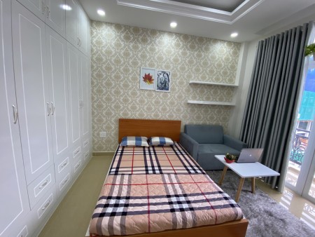 Phòng full nội thất 5.5tr -23m2- Ung Văn Khiêm BT