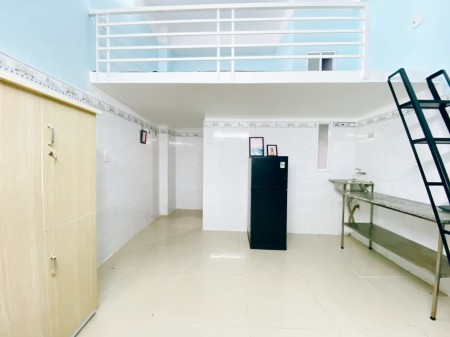 Khai Trương Phòng Mới Gác Cao Không Đụng Đầu Ngay Trường Chinh