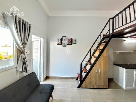 Căn Hộ Dạng Duplex Cao Cấp Full Nội Thất Ban Công Nằm Trong Tòa Chung Cư LEGEND