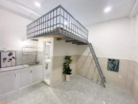Phòng trọ GIÁ RẺ có sẵn MÁY LẠNH ngay Cầu Vượt HOÀNG HOA THÁM